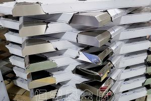 正規的鈑金加工廠家-【恒宇泰金屬】始終如一0.1發絲級切割精度