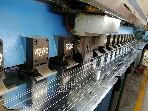 鈑金加工 介紹剪板機加工過程中的一些操作細節