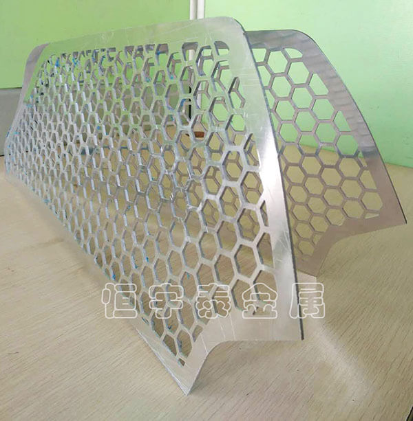 不同材質的金屬激光切割加工厚度是否一樣