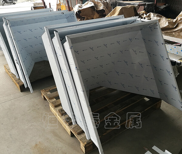 鈑金加工常用的下料方式