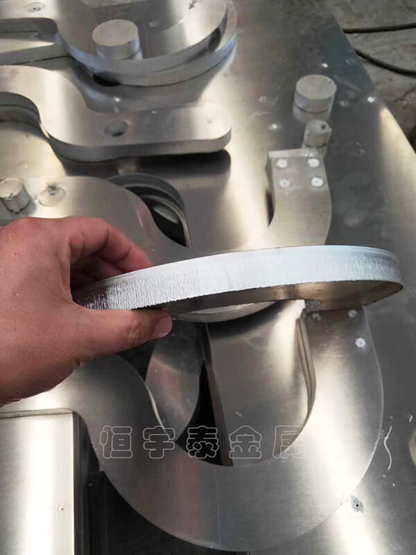 鈑金加工激光切割的優勢介紹