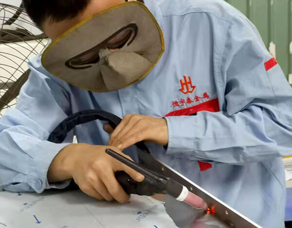 鈑金件在焊接加工時會不會變形呢 減小焊接加工殘余變形的設(shè)計措施
