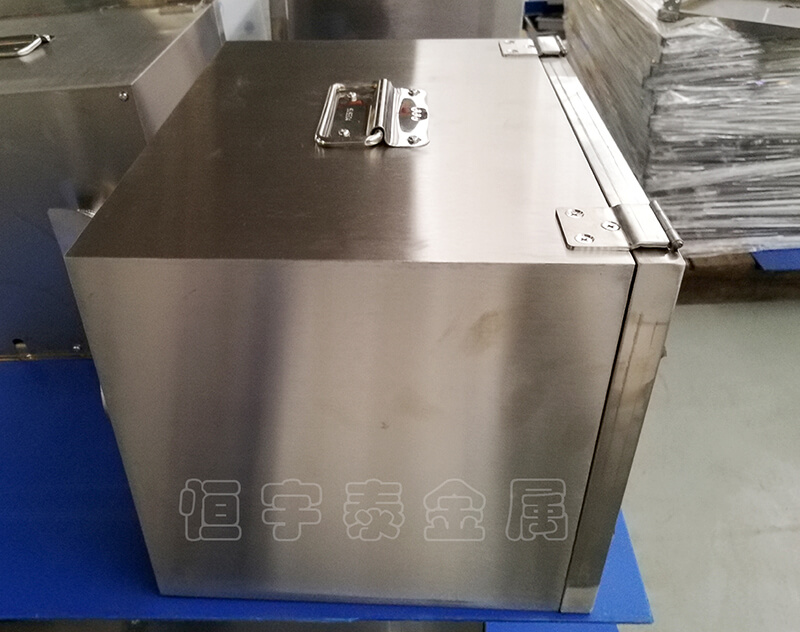 如何對不銹鋼進(jìn)行鈑金加工，是一個(gè)值得探討的問題